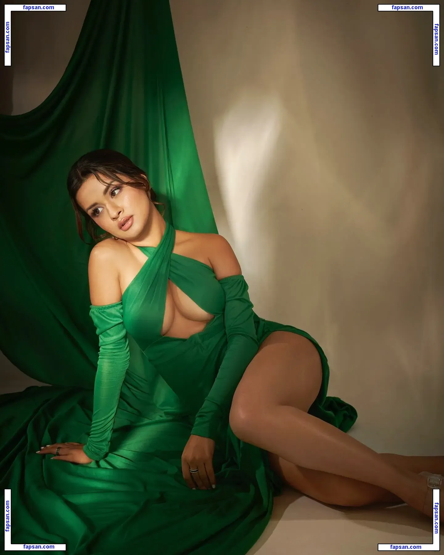 Avneet Kaur nude photo #0015 from OnlyFans