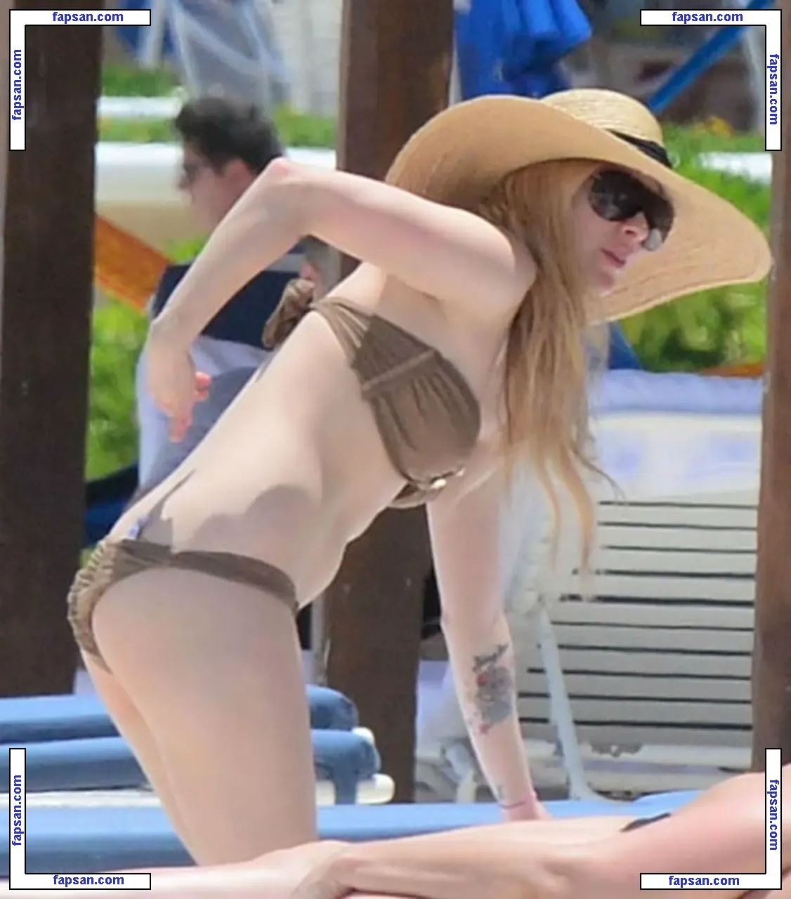 Avril Lavigne nude photo #0110 from OnlyFans