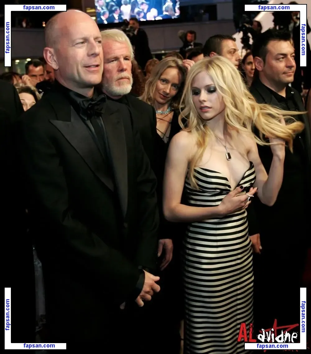 Avril Lavigne nude photo #0208 from OnlyFans