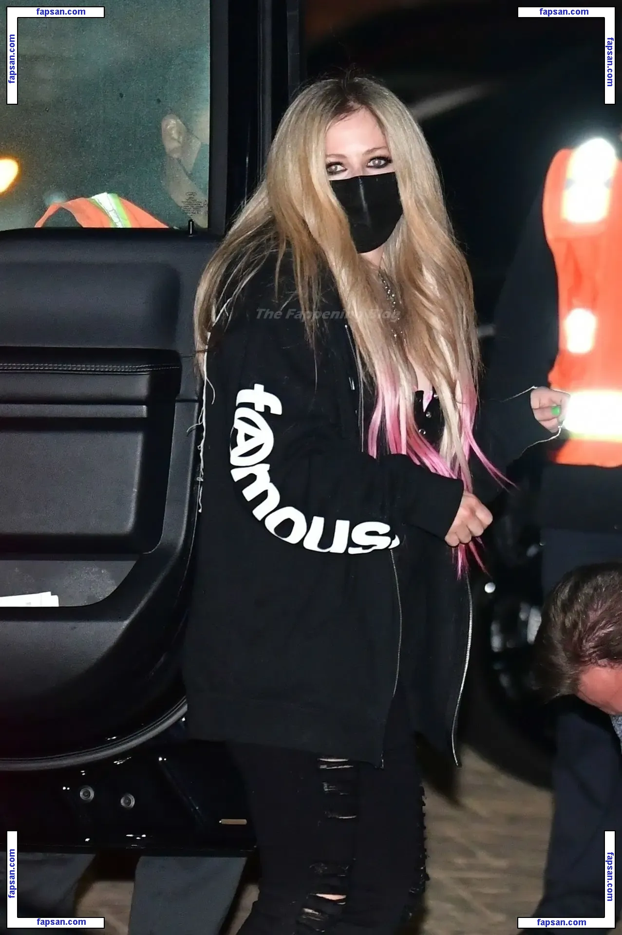 Avril Lavigne nude photo #0598 from OnlyFans