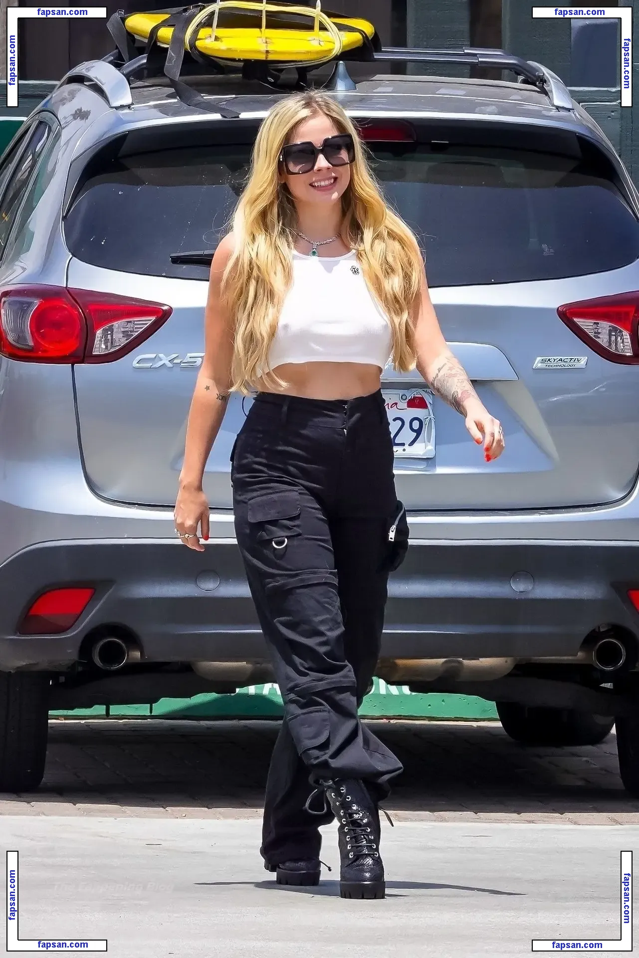 Avril Lavigne nude photo #0651 from OnlyFans