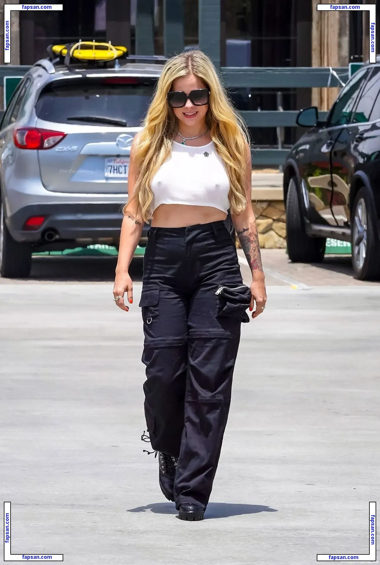 Avril Lavigne nude photo #0843 from OnlyFans