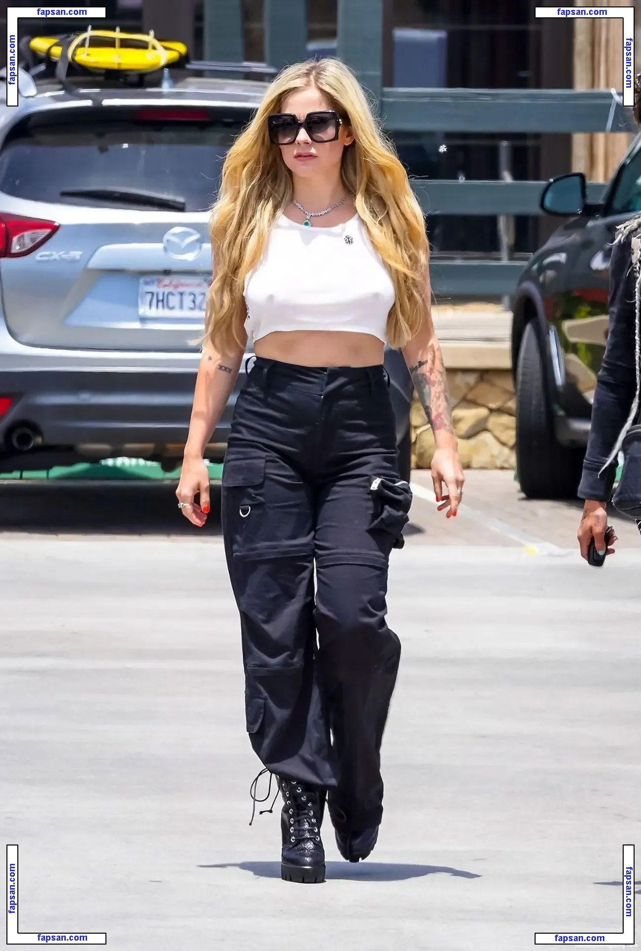 Avril Lavigne nude photo #0850 from OnlyFans