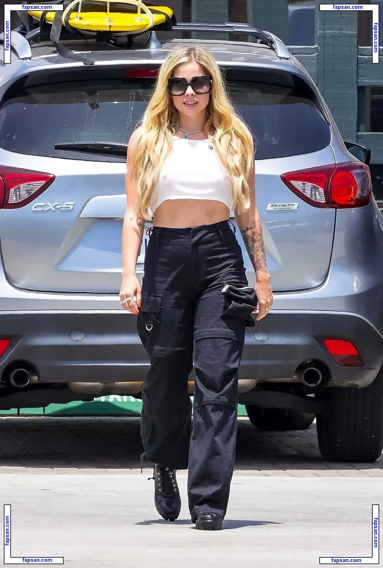 Avril Lavigne nude photo #0857 from OnlyFans