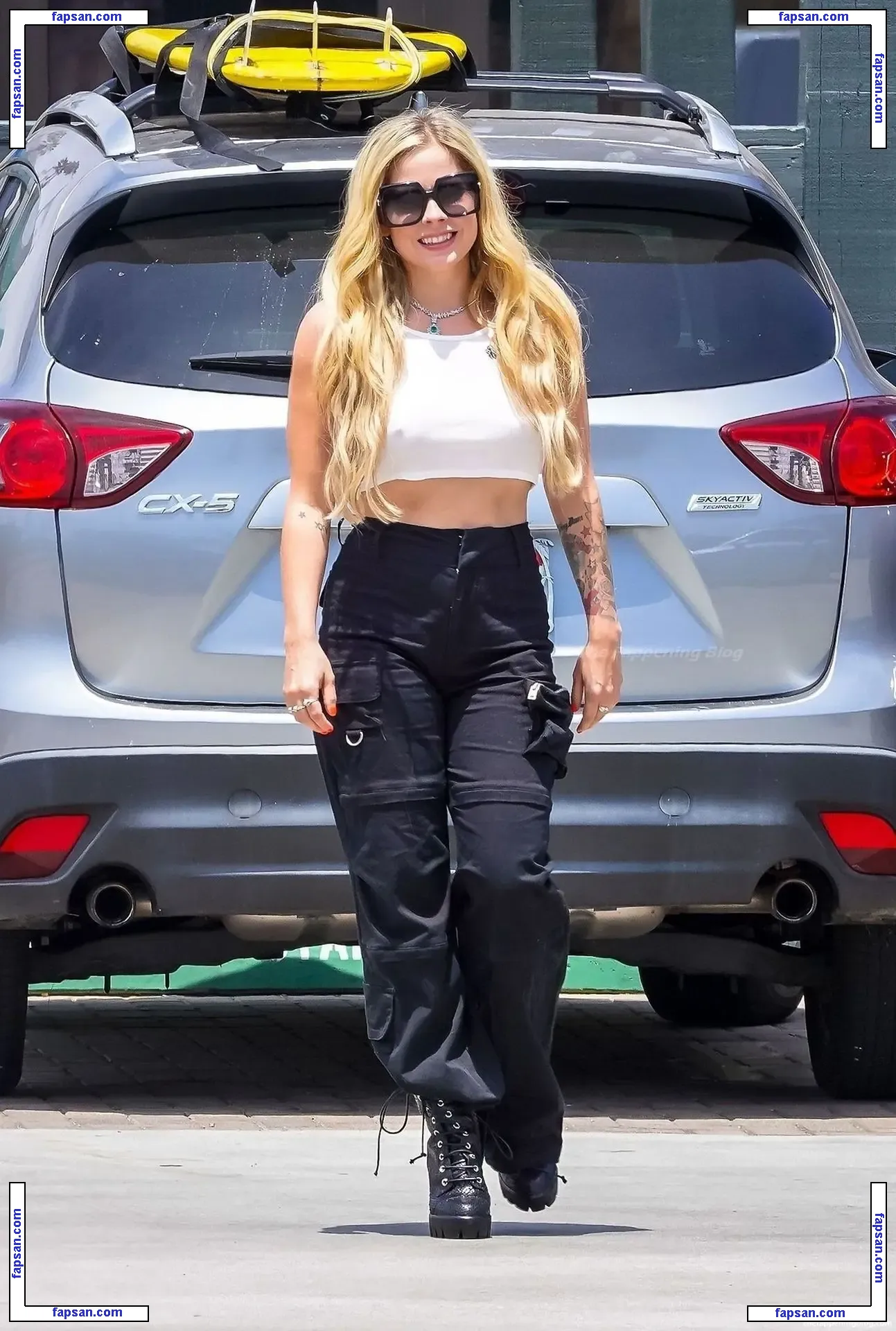 Avril Lavigne nude photo #0858 from OnlyFans