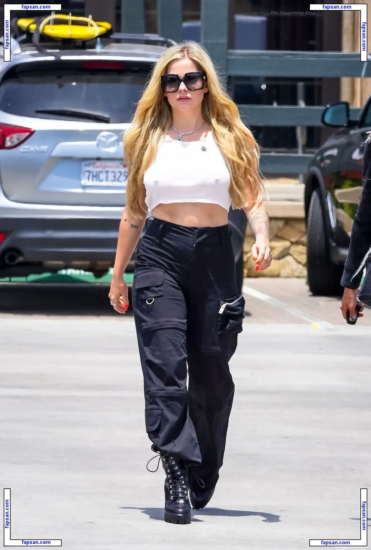 Avril Lavigne nude photo #0861 from OnlyFans
