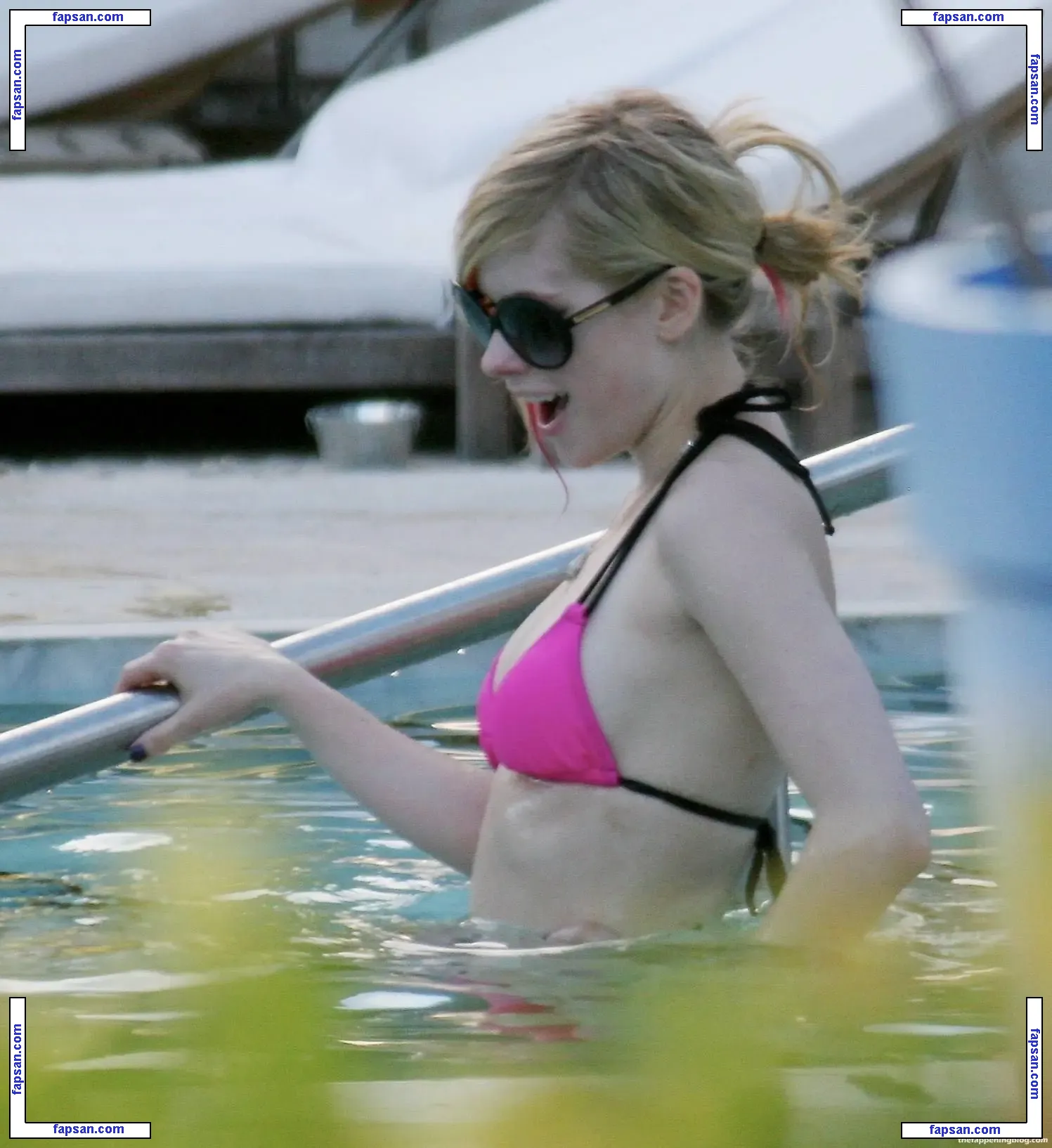 Avril Lavigne nude photo #1009 from OnlyFans