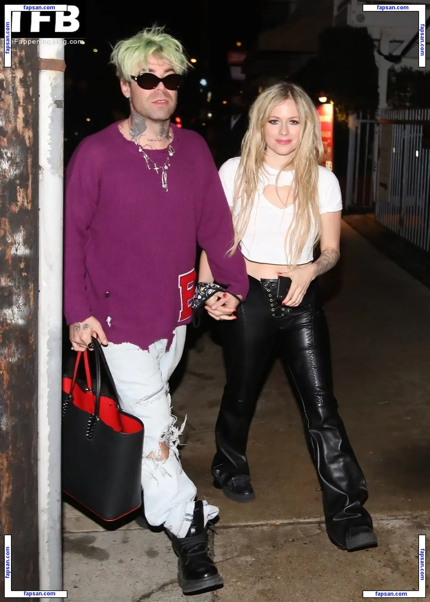 Avril Lavigne nude photo #1167 from OnlyFans