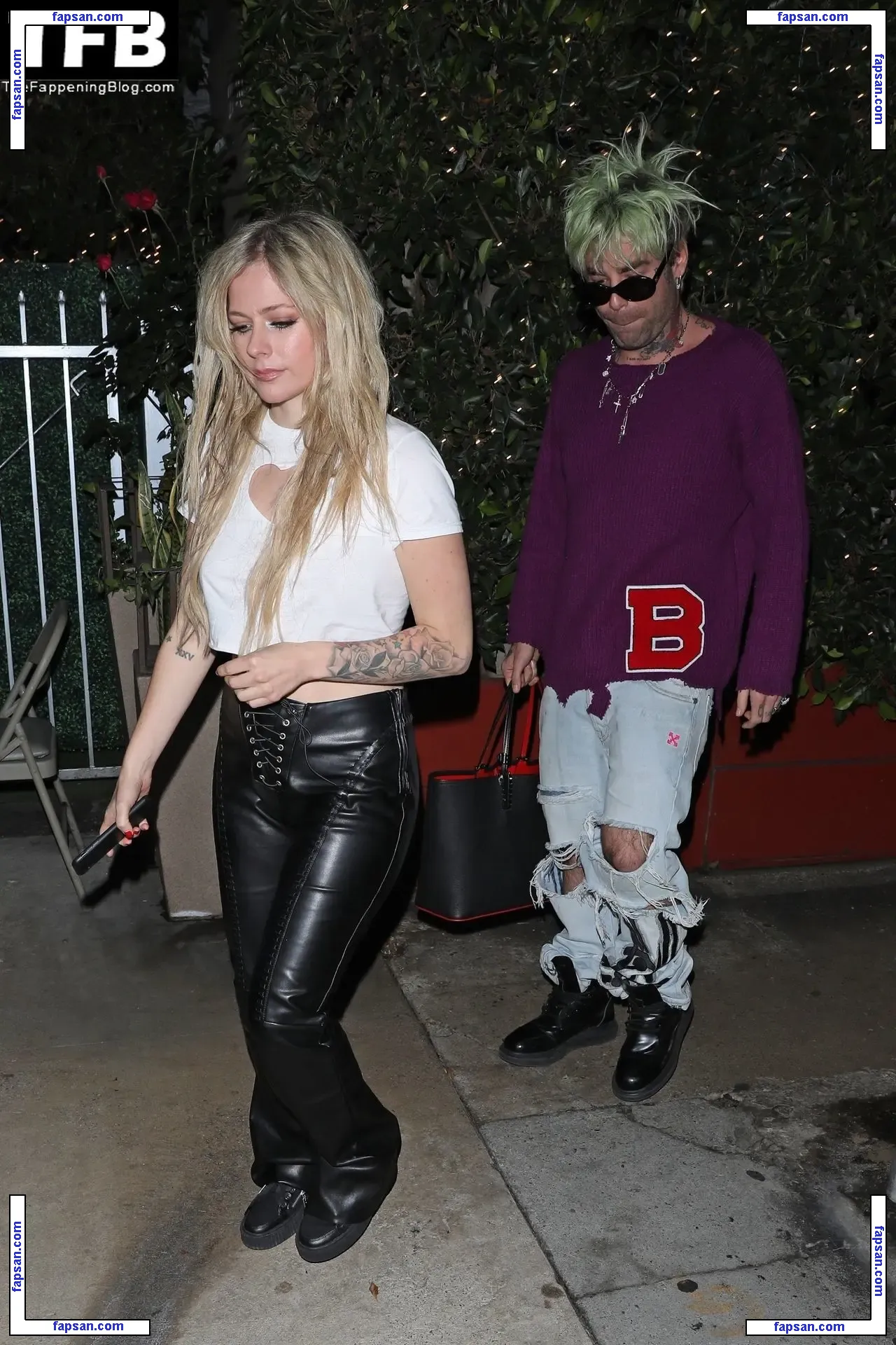 Avril Lavigne nude photo #1180 from OnlyFans