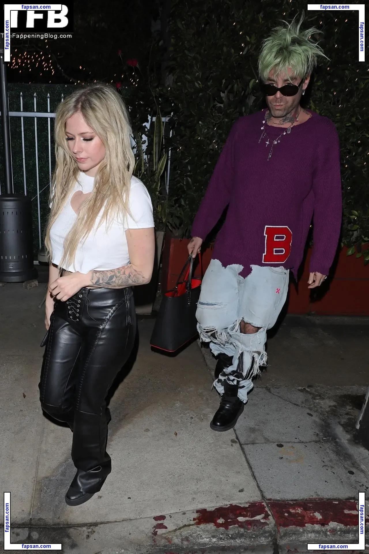 Avril Lavigne nude photo #1182 from OnlyFans