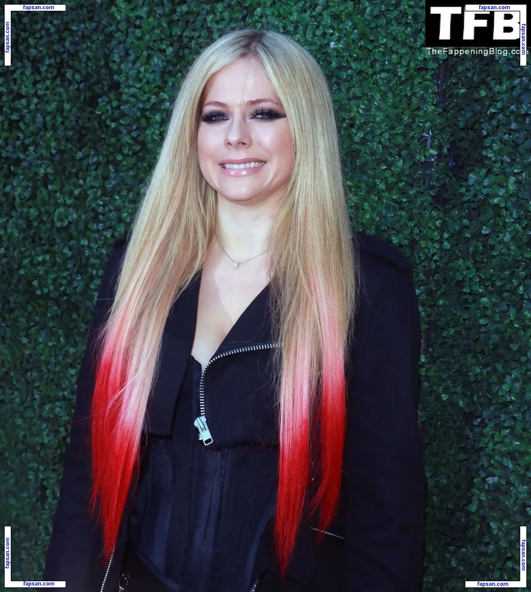 Avril Lavigne nude photo #1217 from OnlyFans