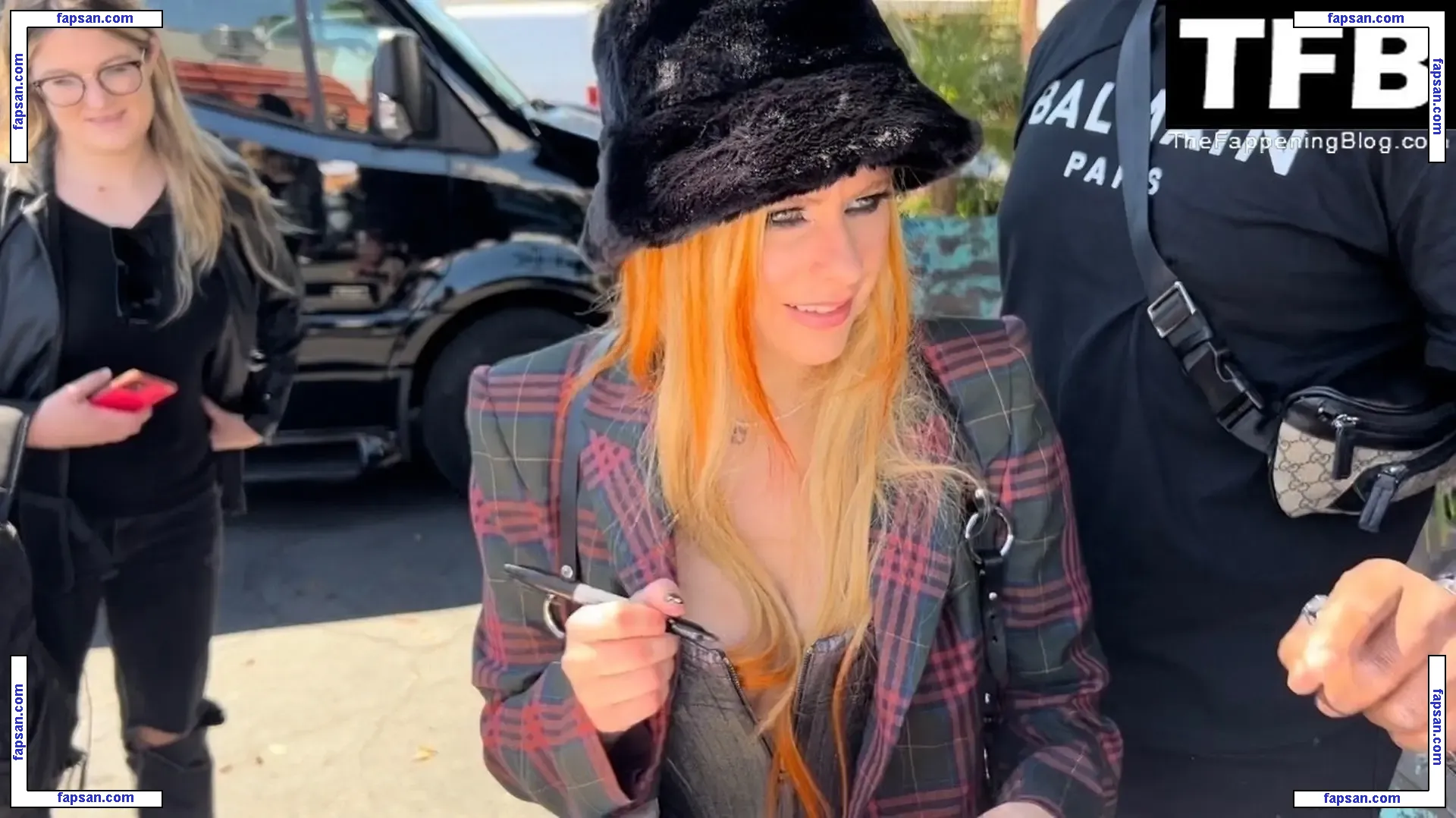 Avril Lavigne nude photo #1394 from OnlyFans