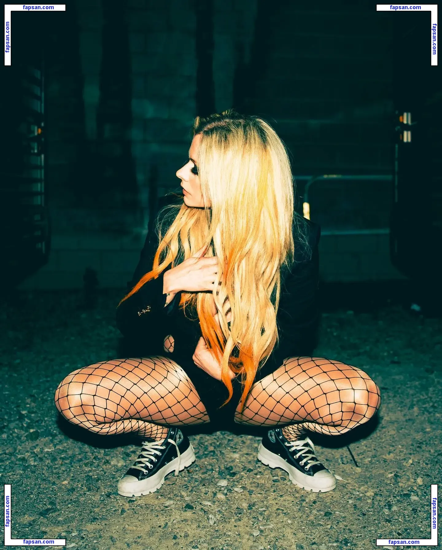 Avril Lavigne nude photo #1521 from OnlyFans