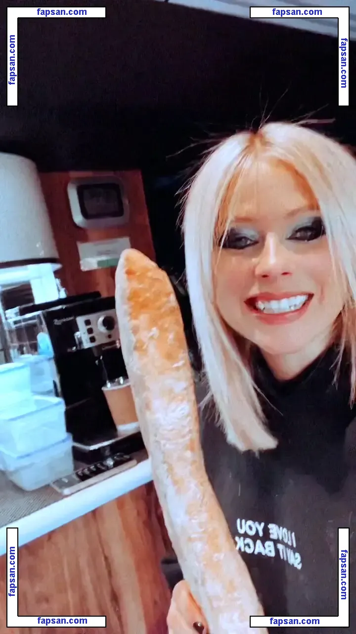 Avril Lavigne nude photo #1628 from OnlyFans