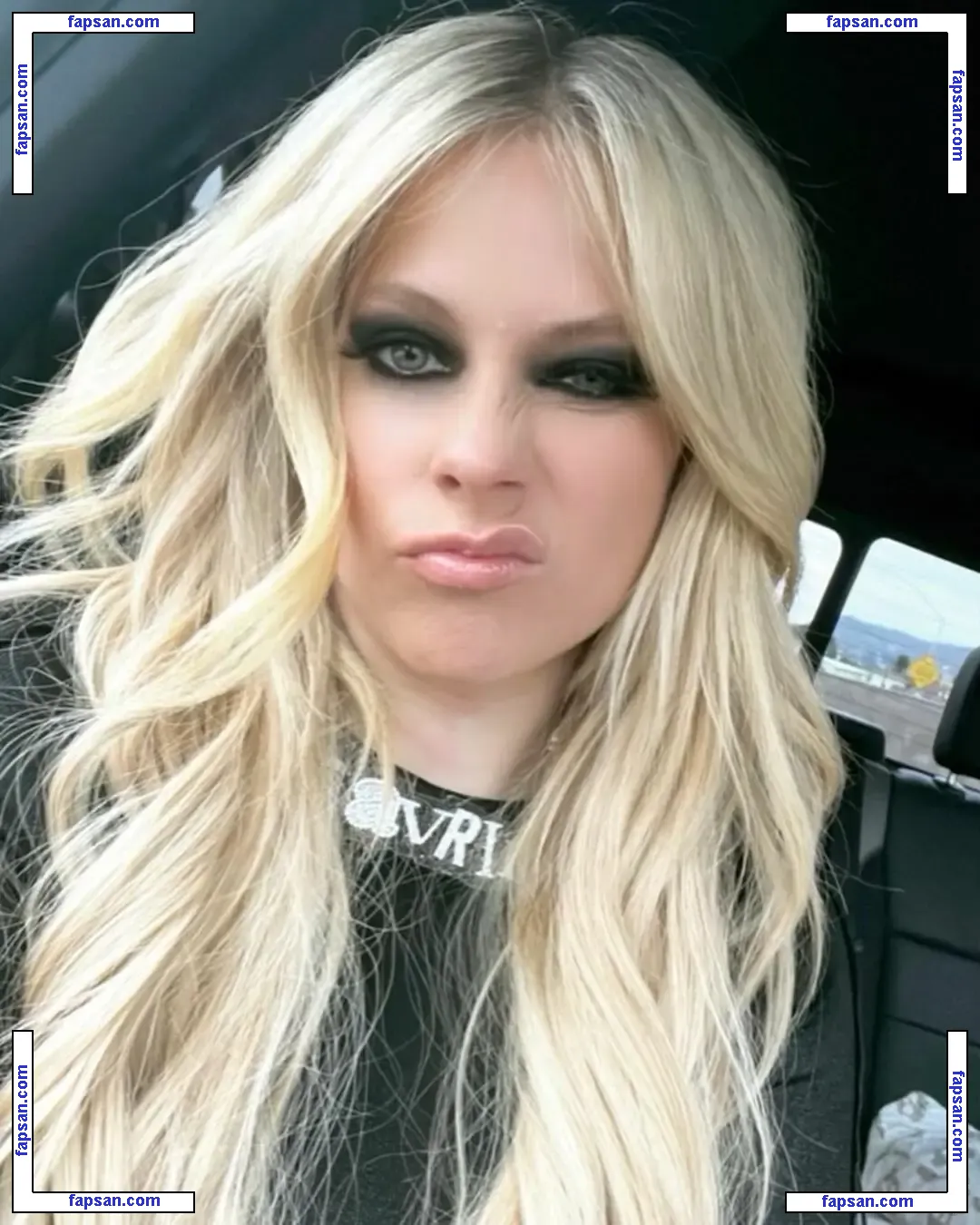 Avril Lavigne nude photo #1674 from OnlyFans