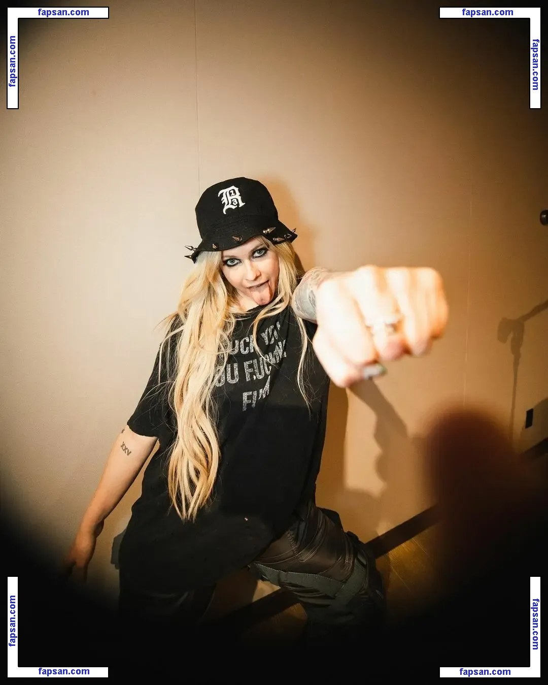 Avril Lavigne nude photo #1678 from OnlyFans