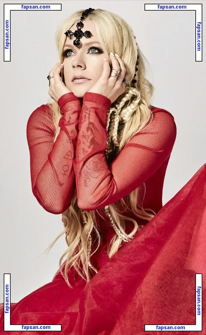 Avril Lavigne nude photo #1710 from OnlyFans