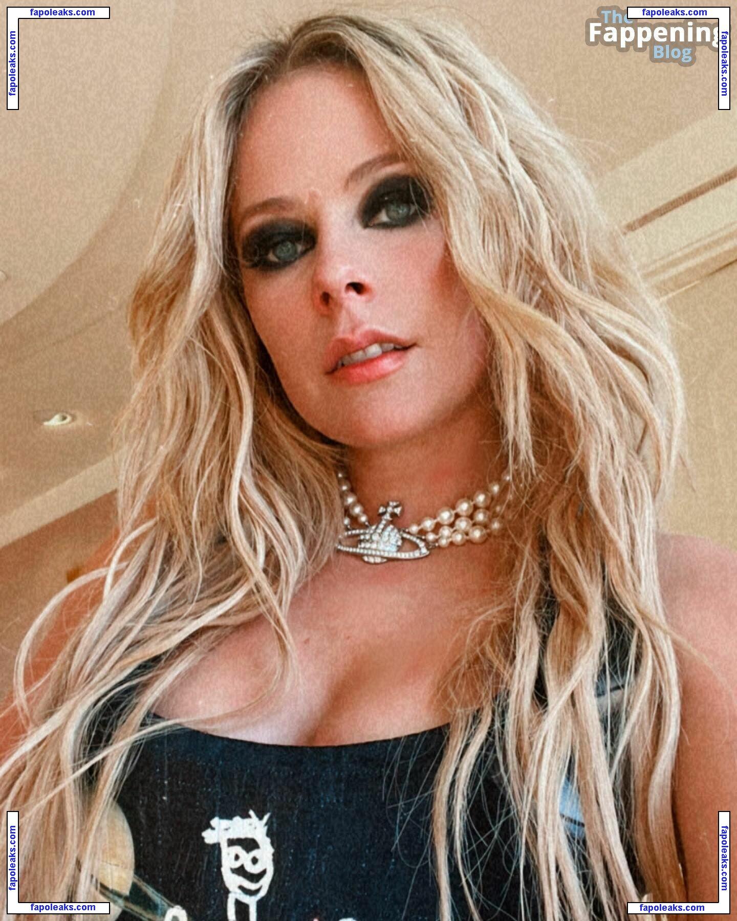 Avril Lavigne / avrillavigne nude photo #1753 from OnlyFans