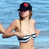 Avril Lavigne nude #1054