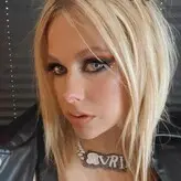 Avril Lavigne nude #1663