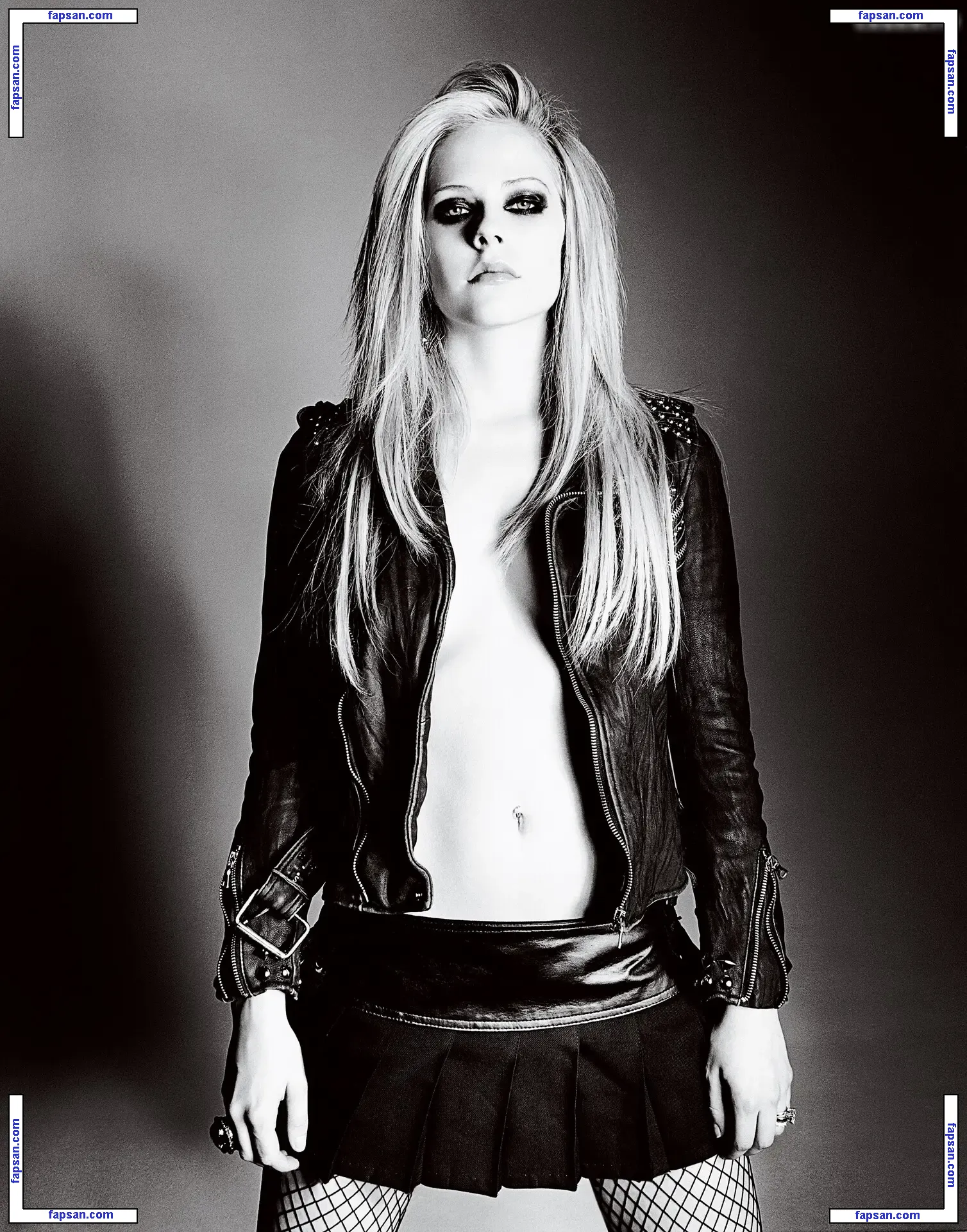 Avril Lavigne nude photo #2035 from OnlyFans