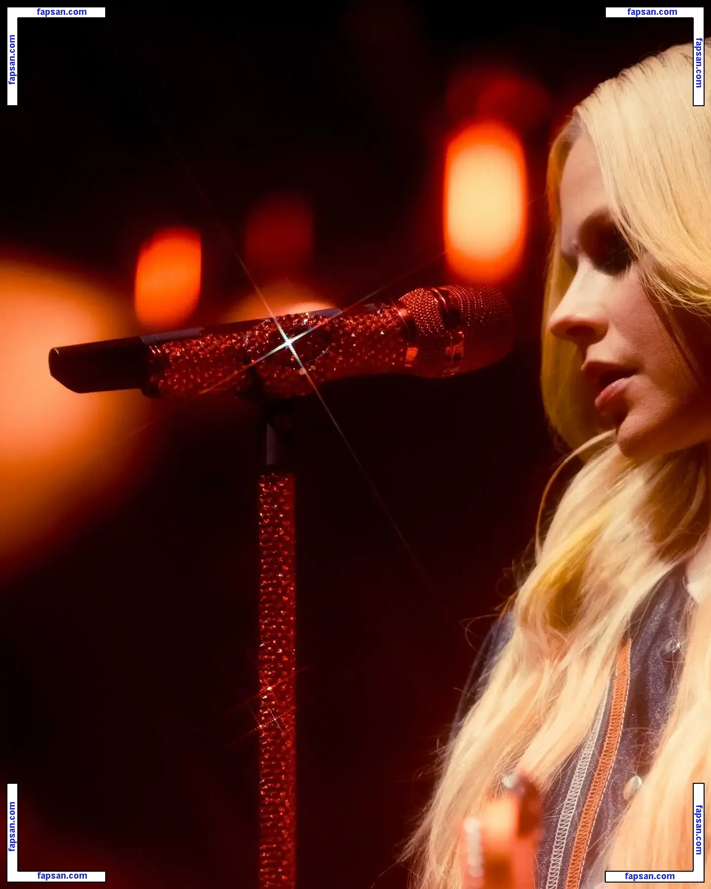 Avril Lavigne голая фото #2047 с Онлифанс
