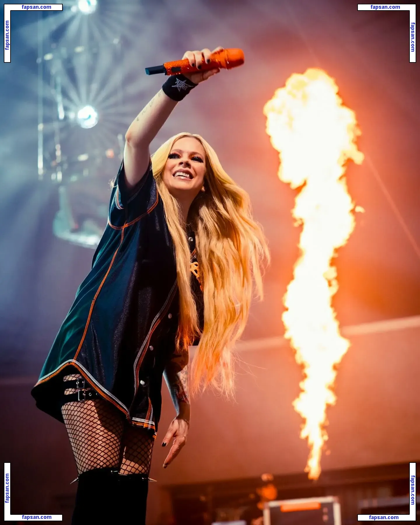 Avril Lavigne голая фото #2048 с Онлифанс