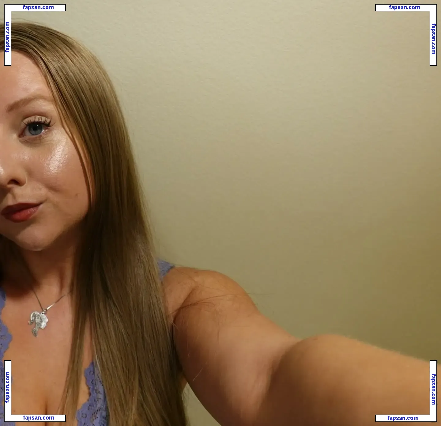 Awalmartparkinglott голая фото #0008 с Онлифанс