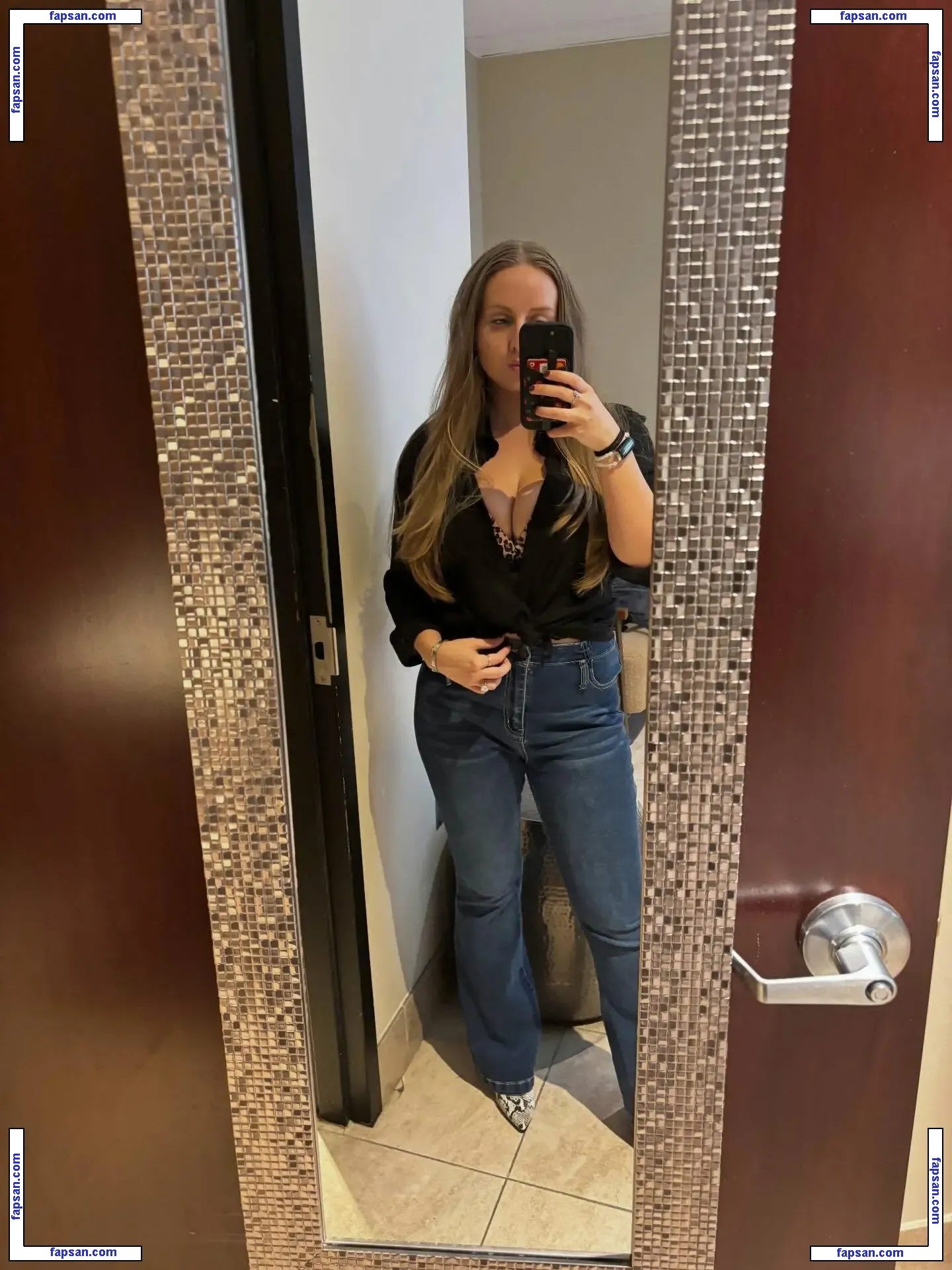 Awalmartparkinglott голая фото #0025 с Онлифанс