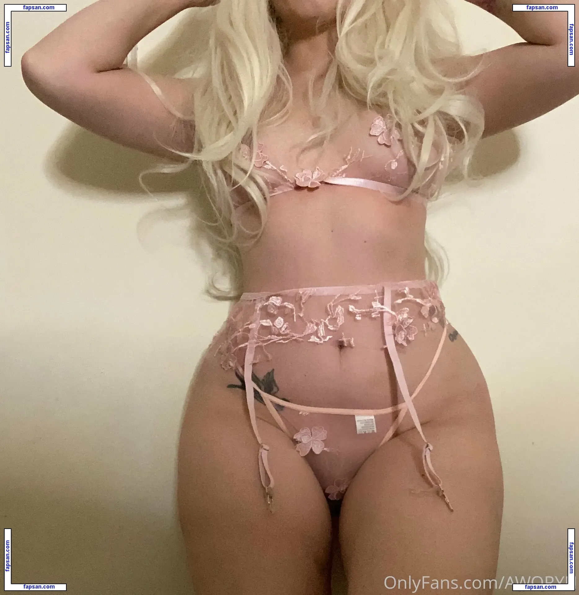 Aworyn nude photo #0009 from OnlyFans