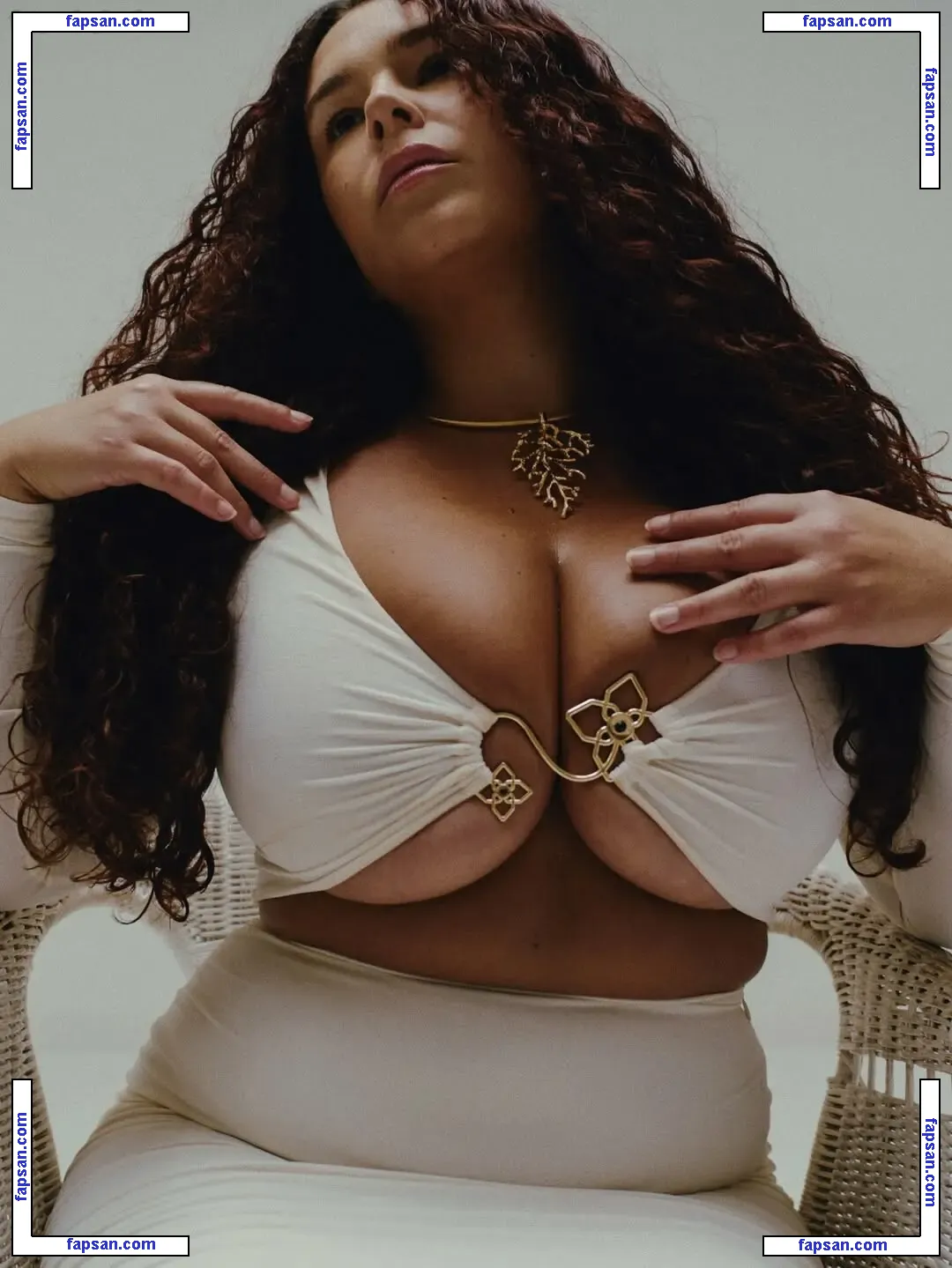 axellesuzukisinclair голая фото #0006 с Онлифанс