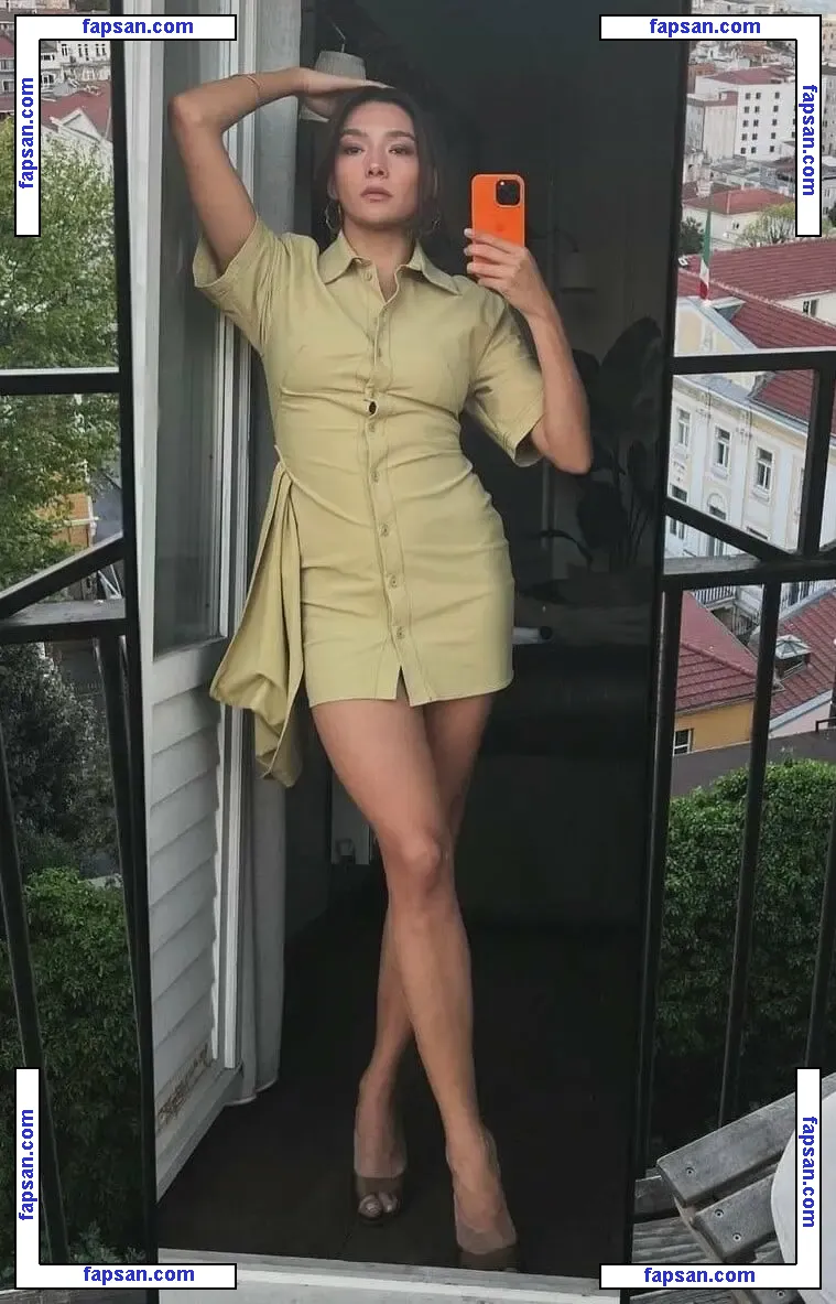 Aybüke Pusat nude photo #0019 from OnlyFans