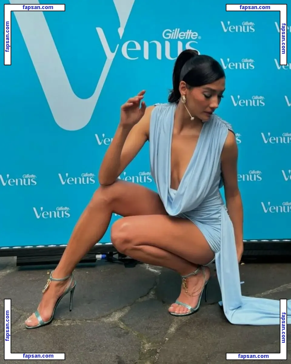 Aybüke Pusat nude photo #0022 from OnlyFans