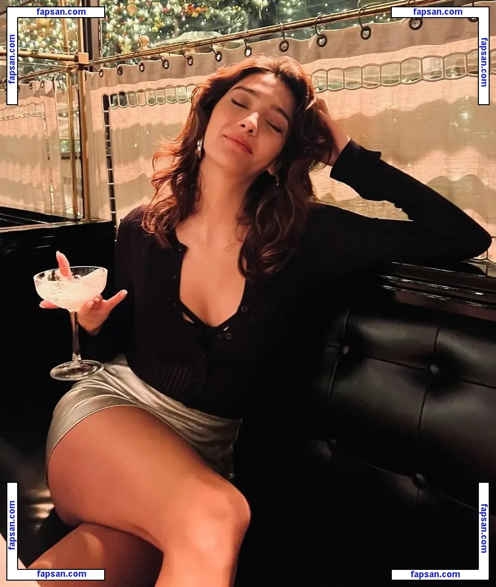 Aybüke Pusat nude photo #0025 from OnlyFans