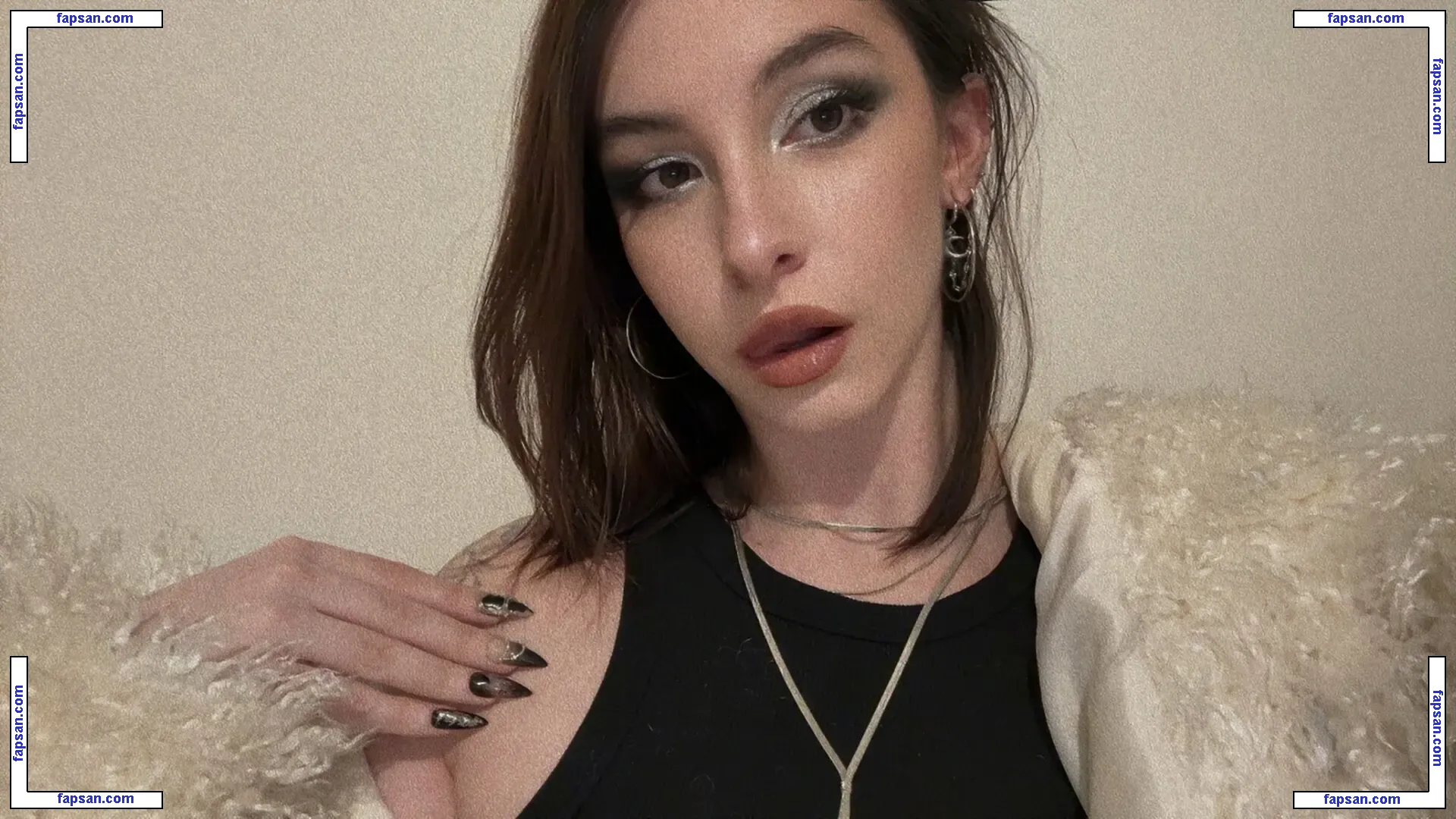 Aykuroo голая фото #0007 с Онлифанс