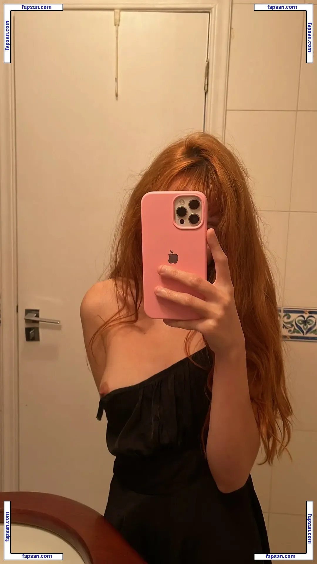 Baby Caroline nude photo #0005 from OnlyFans