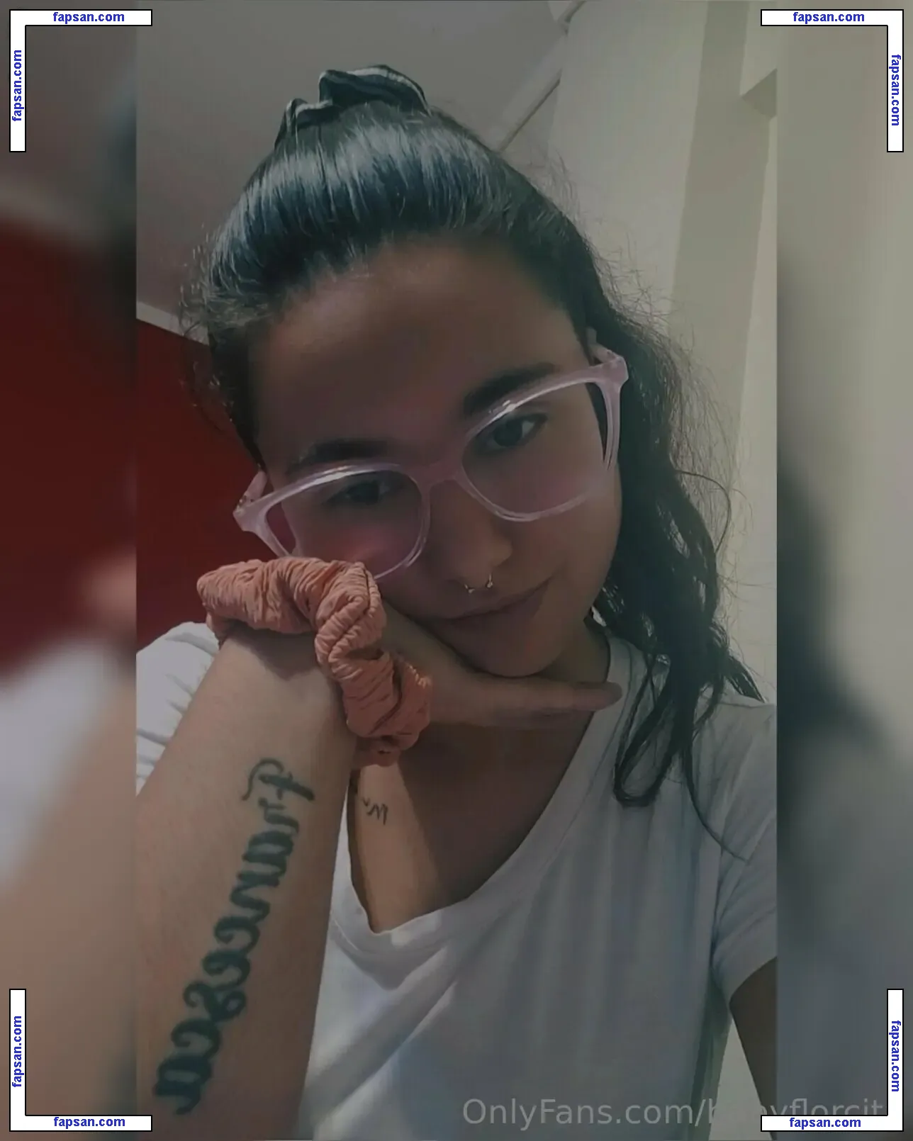 babyflorcita nude photo #0032 from OnlyFans