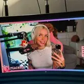 babyfooji / peachtot голая #0043