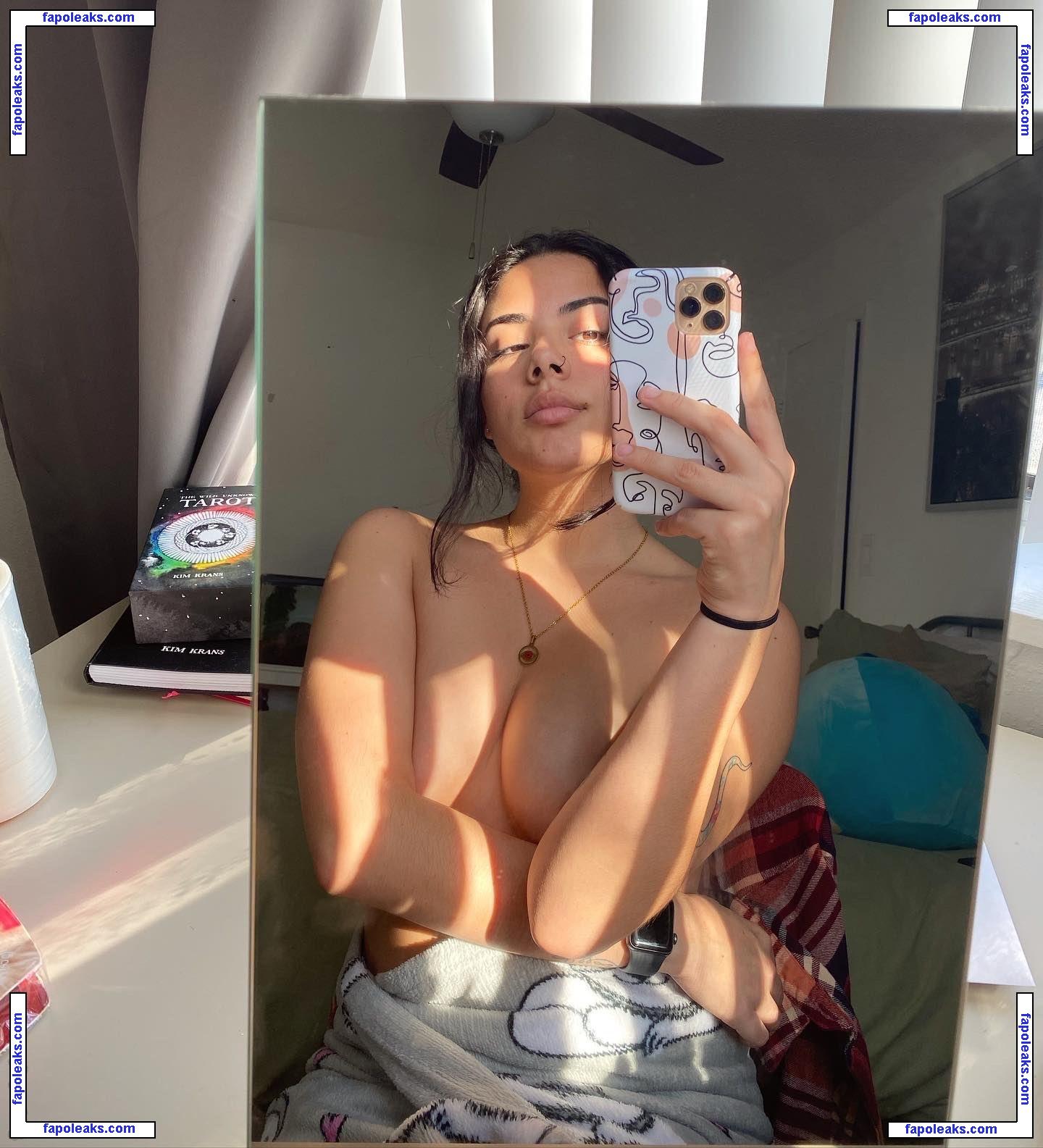 babyspicy21 / hennymoleiro nude photo #0013 from OnlyFans