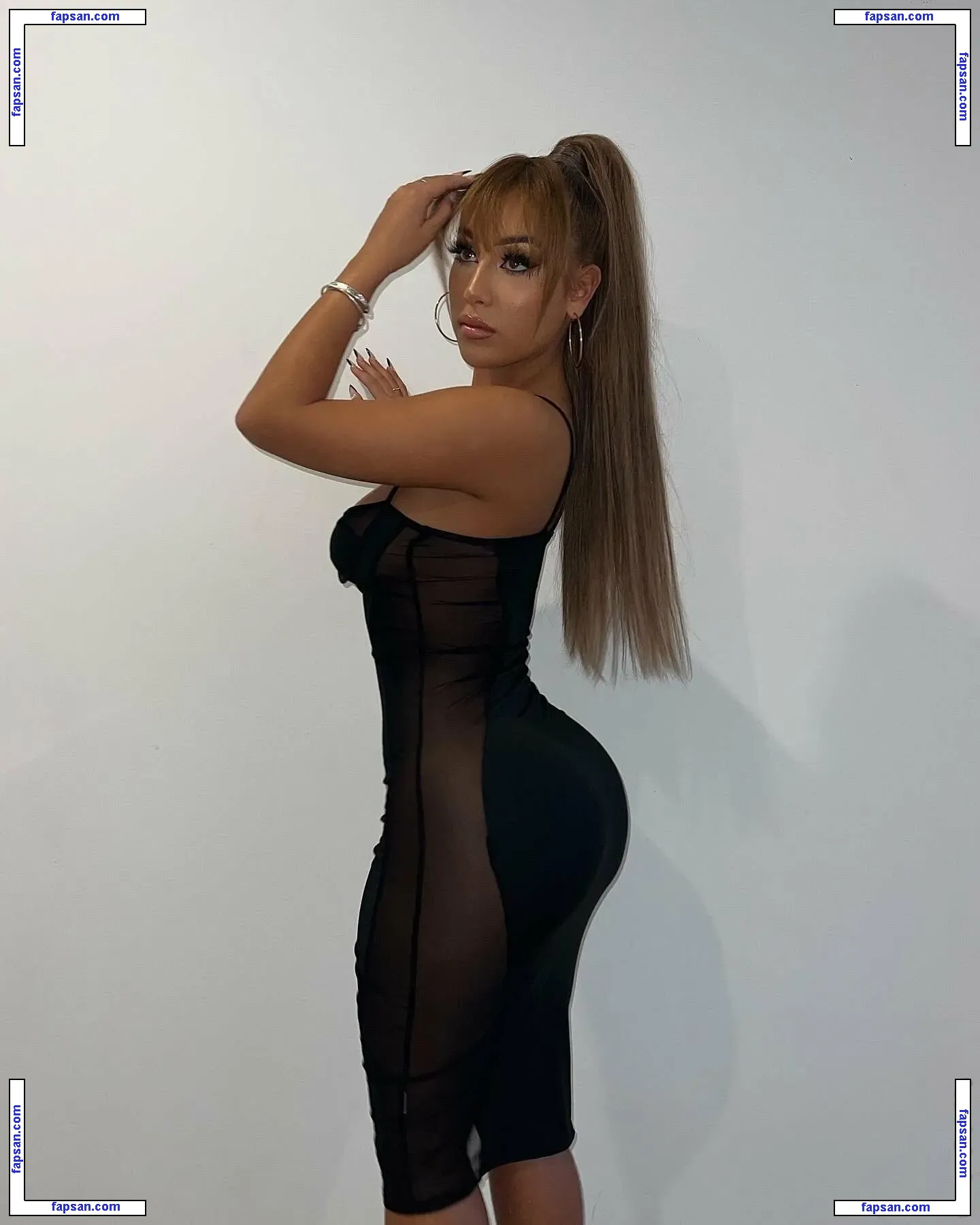 babyviolet голая фото #0002 с Онлифанс