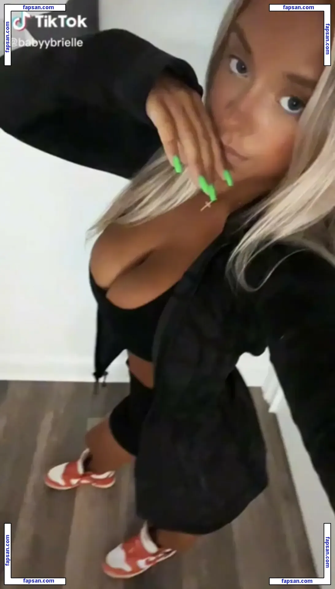 babyybrielle голая фото #0032 с Онлифанс