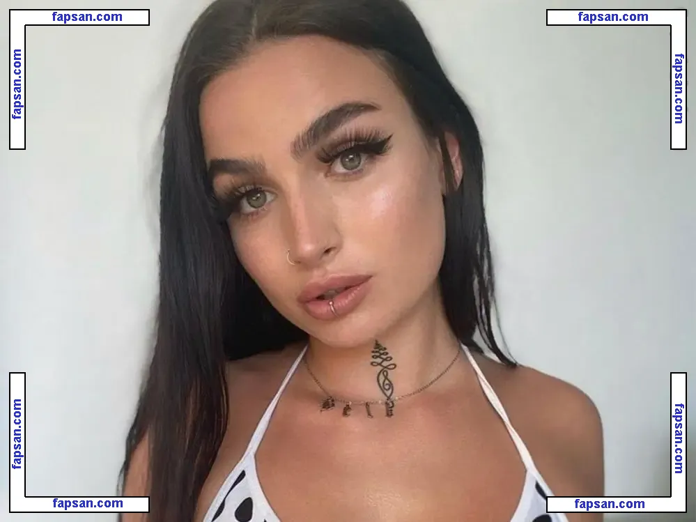 badbbybell nude photo #0008 from OnlyFans