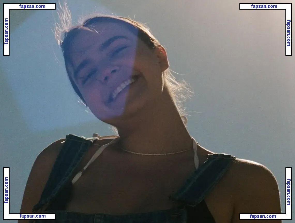 Bailee Madison голая фото #0393 с Онлифанс