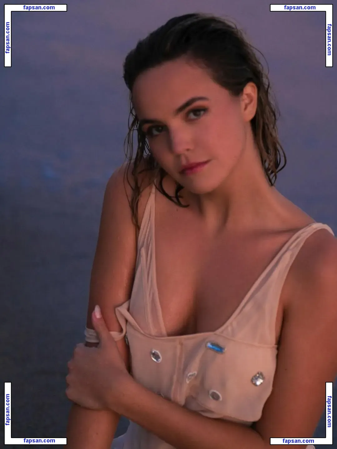 Bailee Madison голая фото #0401 с Онлифанс