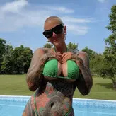 Bald Women голая #0005