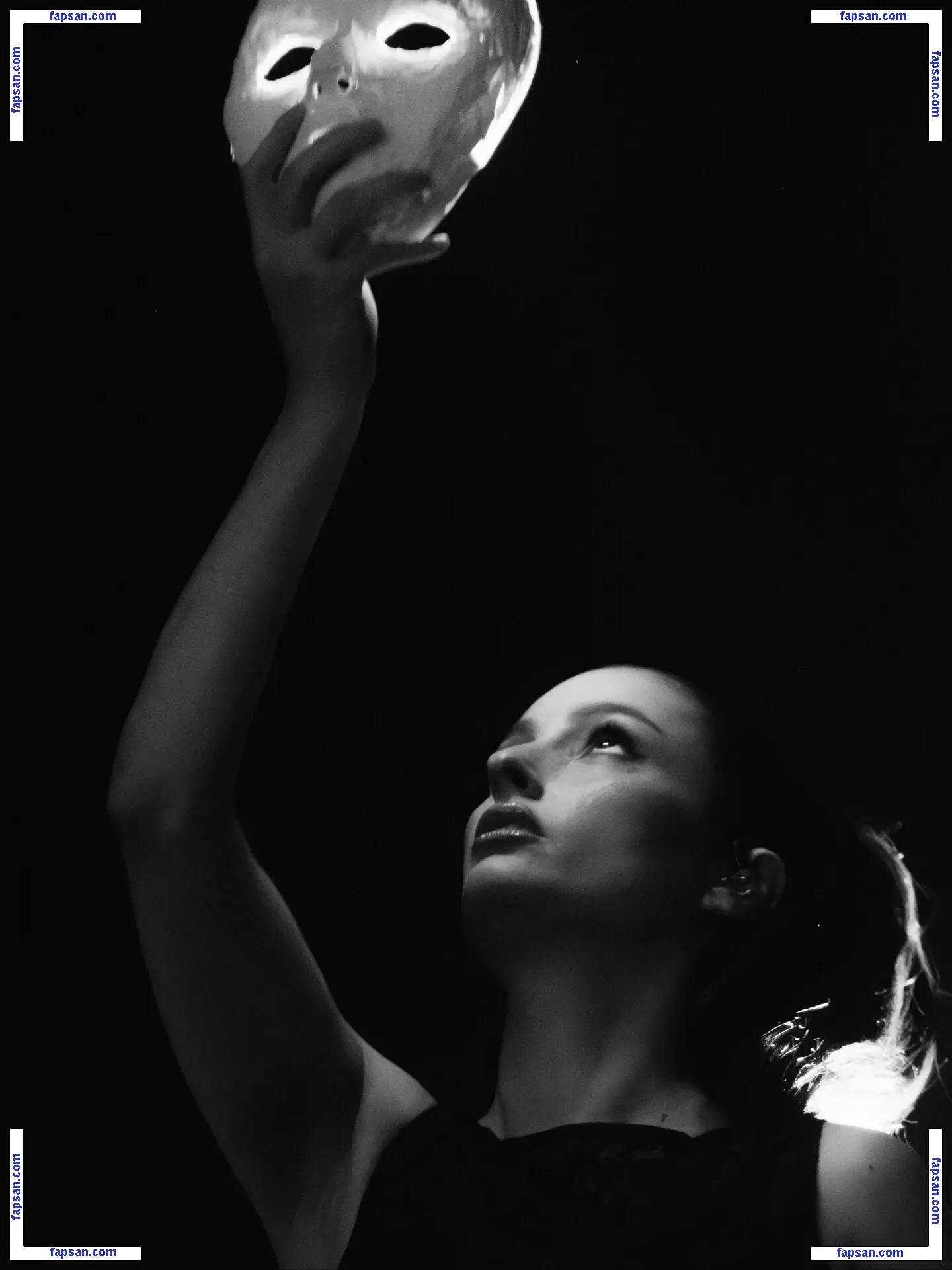 Banks nude photo #0089 from OnlyFans