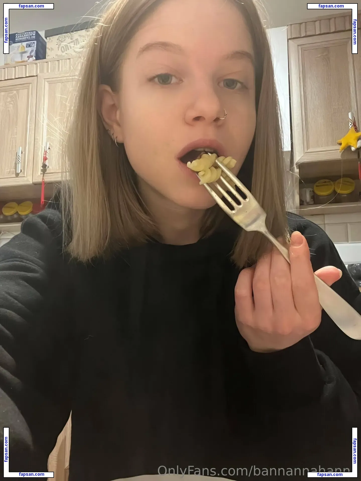 bannannahanna nude photo #0176 from OnlyFans