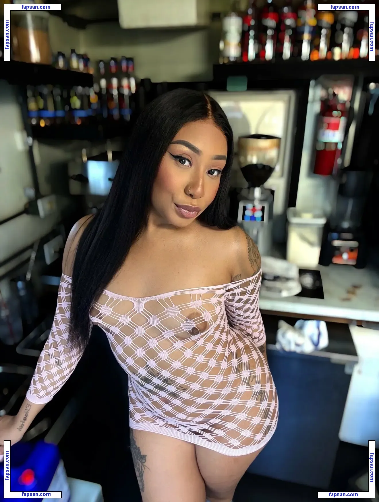 Barista Simone nude photo #0001 from OnlyFans
