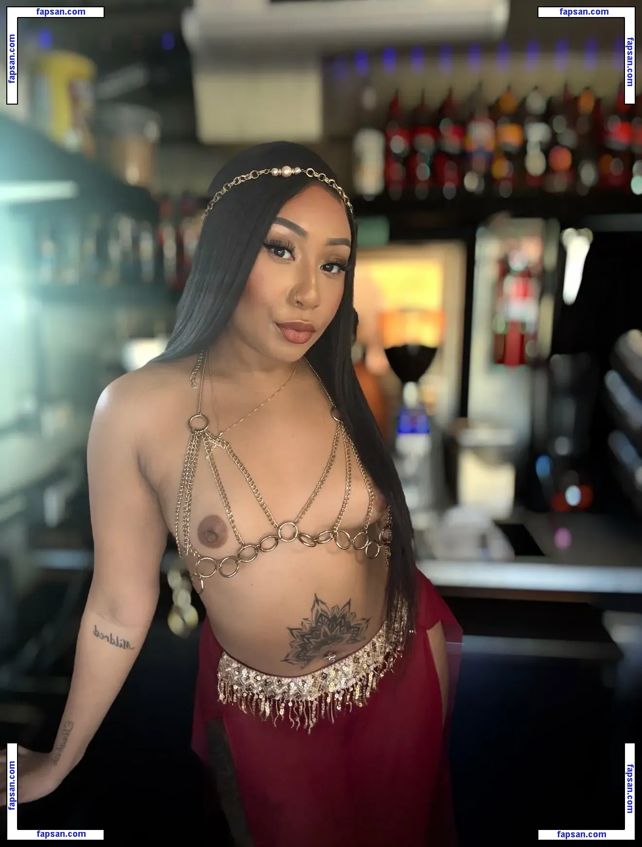 Barista Simone nude photo #0006 from OnlyFans