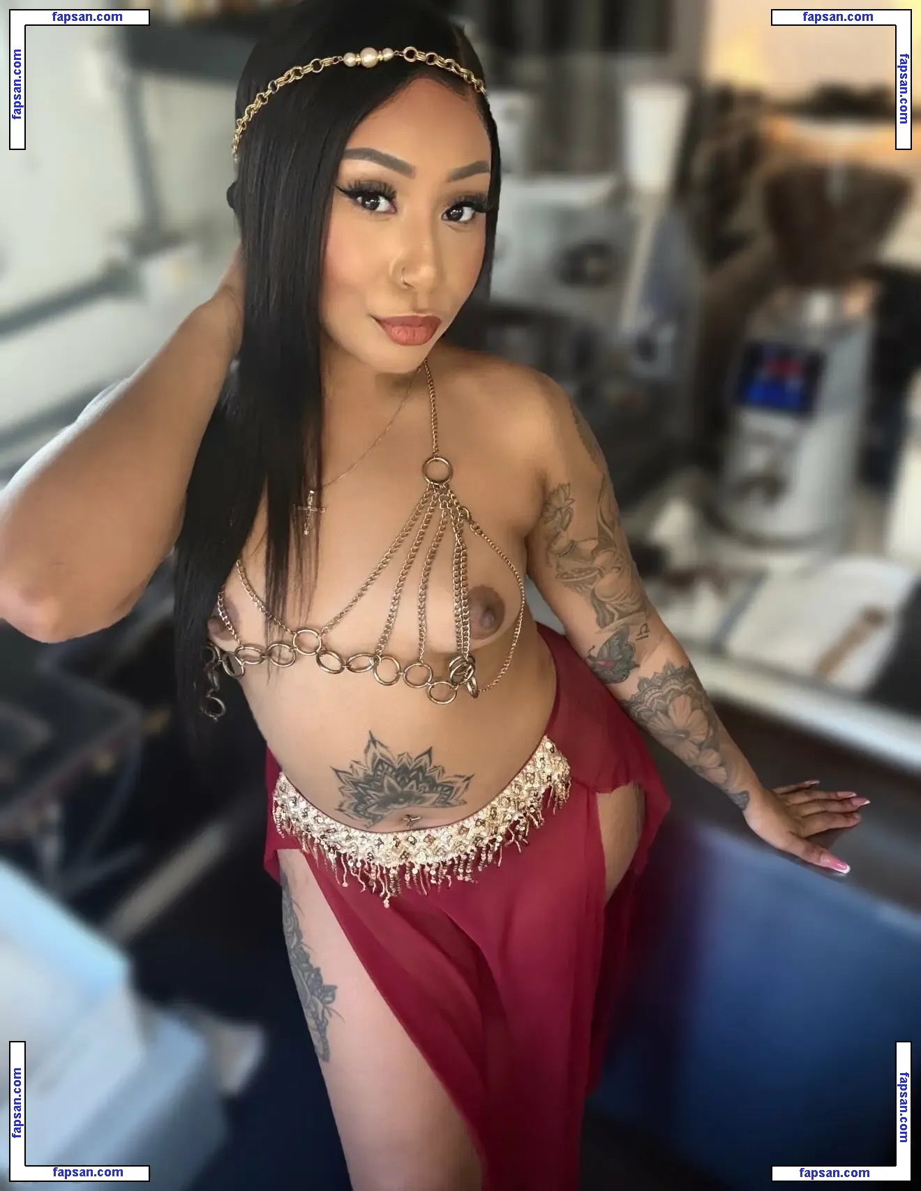 Barista Simone nude photo #0010 from OnlyFans